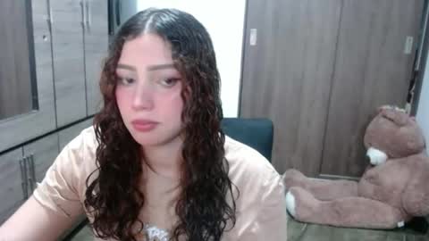 lunaa_sub online show from 05/06/26, 08:58