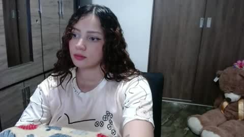 lunaa_sub online show from 05/17/26, 12:19