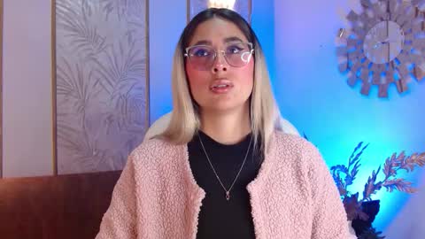 Luna online show from 09/26/25, 03:21