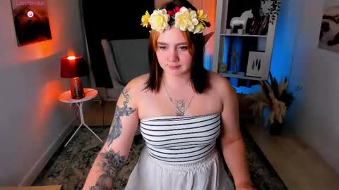 Snapshot of lunaali chatting on 09/18/25, 05:26 Li online show from 09/18/25, 05:26