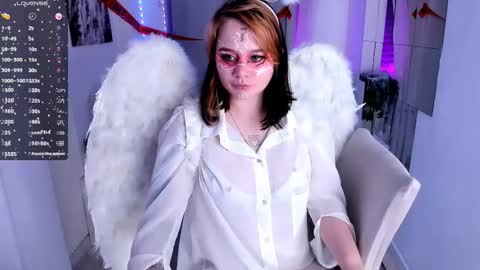 Snapshot of lunaali chatting on 10/27/25, 02:43 Li online show from 10/27/25, 02:43