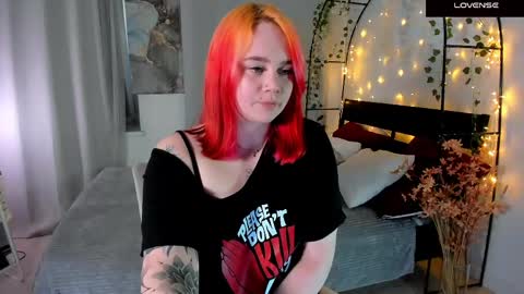 Snapshot of lunaali chatting on 04/14/26, 02:01 Li online show from 04/14/26, 02:01