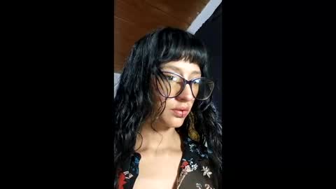 Snapshot of lunaaluneraa chatting on 05/21/26, 01:56 lunaaluneraa online show from 05/21/26, 01:56