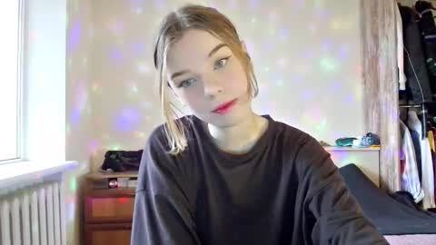 Snapshot of lunaastar_ chatting on 12/06/24, 12:05 lunaastar_ online show from 12/06/24, 12:05