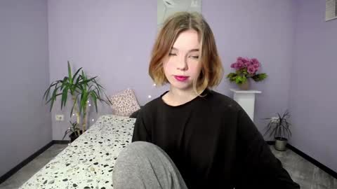 Snapshot of lunaastar_ chatting on 12/10/24, 10:38 lunaastar_ online show from 12/10/24, 10:38
