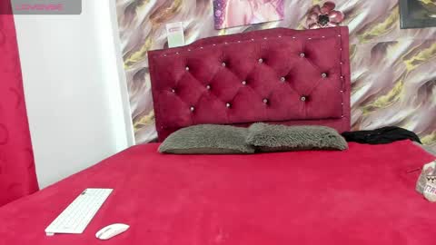 Snapshot of lunaawhitee chatting on 04/28/26, 03:11 lunaawhitee online show from 04/28/26, 03:11