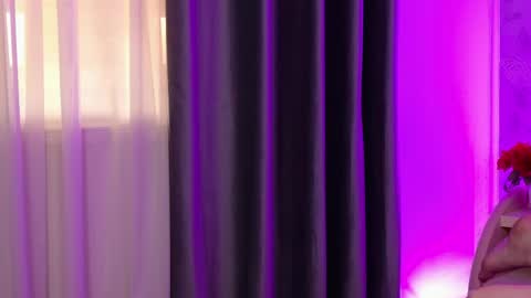 Snapshot of lunababe_ chatting on 05/23/26, 11:03 lunababe_ online show from 05/23/26, 11:03