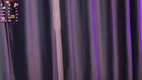 lunababe_ online show from 07/08/26, 10:42