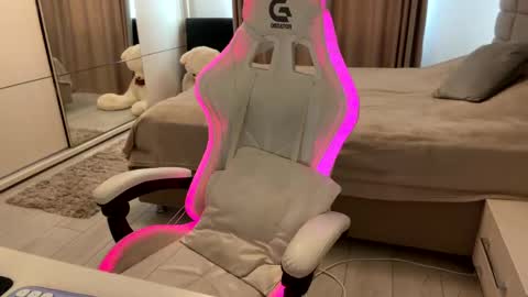 LunaBex online show from 04/14/26, 11:49