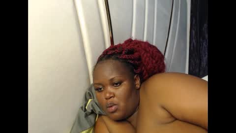 lunabloom01 online show from 01/06/26, 07:01