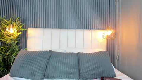 Luna  online show from 10/08/25, 06:05