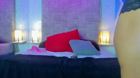 Snapshot of lunabroonks chatting on 02/14/26, 08:16 Luna online show from 02/14/26, 08:16