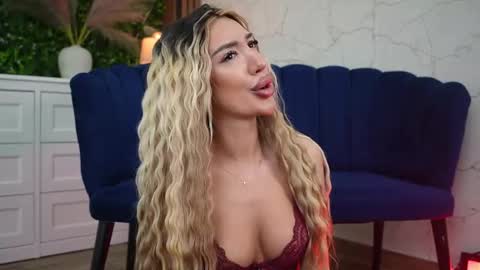 Luna online show from 04/14/26, 04:40