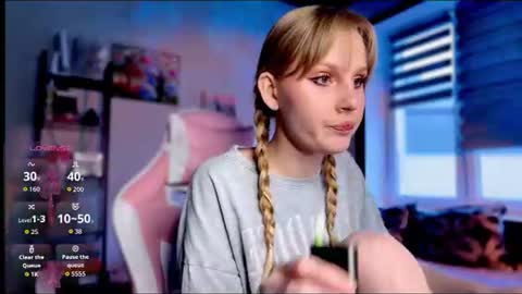 Britney online show from 07/10/26, 06:54