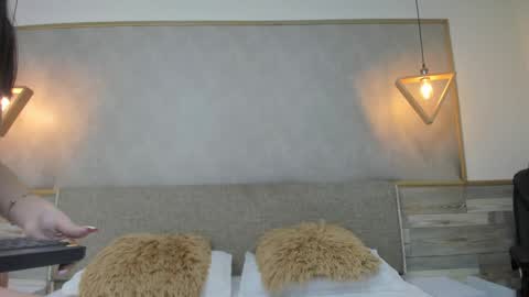 LUNA  online show from 09/24/25, 01:36