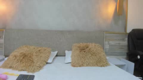 LUNA  online show from 10/16/25, 01:45