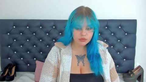 Snapshot of lunaflirt chatting on 09/18/25, 09:00 Luna online show from 09/18/25, 09:00