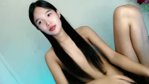 Snapshot of lunafoxx_ chatting on 04/20/26, 11:06 lunafoxx_ online show from 04/20/26, 11:06