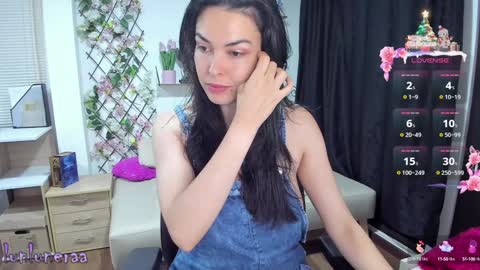 Luna online show from 12/30/24, 03:47