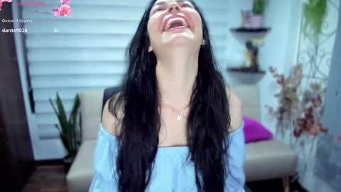 Luna online show from 10/07/25, 04:20