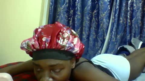 lunah_kitty online show from 05/12/26, 08:55