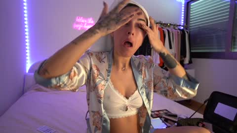 Laura online show from 01/24/25, 10:21