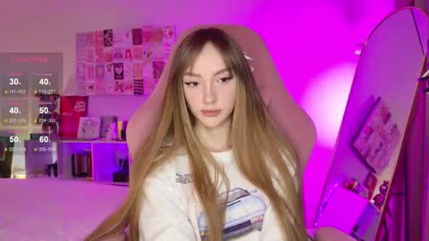 Snapshot of lunainnk chatting on 09/21/25, 12:45 Luna online show from 09/21/25, 12:45