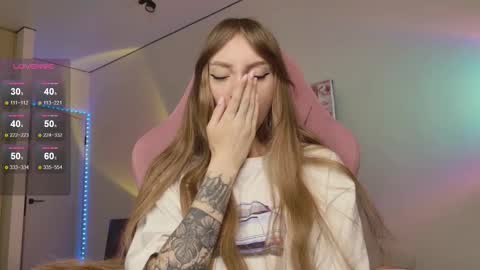 Snapshot of lunainnk chatting on 10/01/25, 01:11 Luna online show from 10/01/25, 01:11