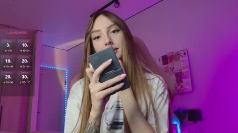 Snapshot of lunainnk chatting on 10/05/25, 12:42 Luna online show from 10/05/25, 12:42