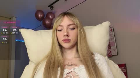 Snapshot of lunainnk chatting on 11/29/25, 10:24 Luna online show from 11/29/25, 10:24