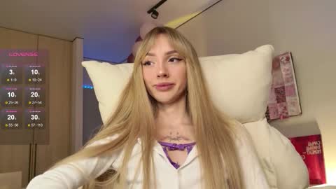 Snapshot of lunainnk chatting on 12/01/25, 12:26 Luna online show from 12/01/25, 12:26