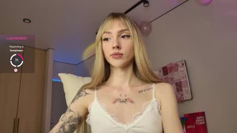 Snapshot of lunainnk chatting on 12/04/25, 12:20 Luna online show from 12/04/25, 12:20