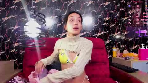 Snapshot of lunaixmoon_ chatting on 07/19/26, 12:20 Luna online show from 07/19/26, 12:20