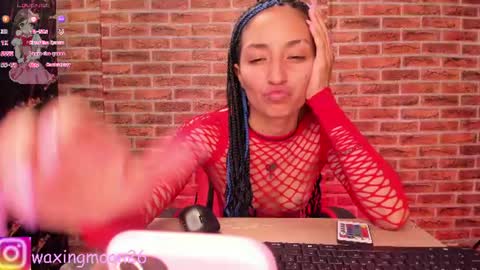 Snapshot of lunaixmoon_ chatting on 08/09/26, 12:21 Luna online show from 08/09/26, 12:21