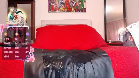 Snapshot of lunalatinacoo chatting on 12/28/24, 12:24 LUNA online show from 12/28/24, 12:24