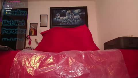 Snapshot of lunalatinacoo chatting on 10/26/25, 09:04 LUNA online show from 10/26/25, 09:04