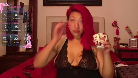 Snapshot of lunalatinacoo chatting on 11/16/25, 02:39 LUNA online show from 11/16/25, 02:39