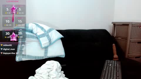 Snapshot of lunalovedoll_ chatting on 12/27/24, 01:11 Luna online show from 12/27/24, 01:11