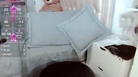 Snapshot of lunalovedoll_ chatting on 03/12/25, 05:46 Luna online show from 03/12/25, 05:46