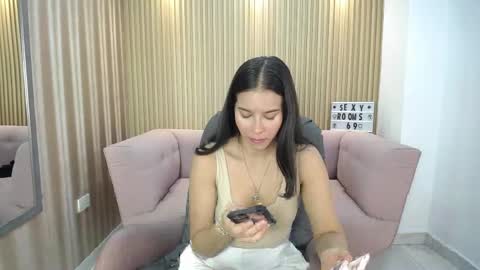 Snapshot of lunamillers_ chatting on 04/25/26, 03:53 lunamillers_ online show from 04/25/26, 03:53