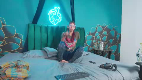 Luna online show from 01/12/26, 08:25