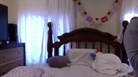 Snapshot of lunamivida chatting on 02/24/26, 08:18 karazorel online show from 02/24/26, 08:18