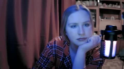 Snapshot of lunamystique_ chatting on 02/18/26, 02:07 lunamystique_ online show from 02/18/26, 02:07