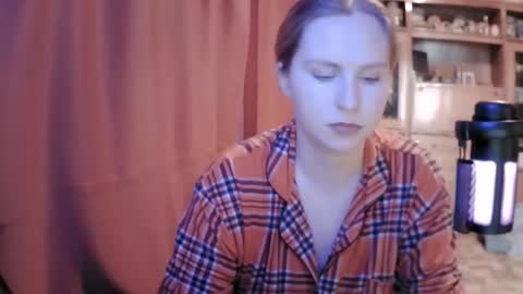 Snapshot of lunamystique_ chatting on 02/19/26, 09:49 lunamystique_ online show from 02/19/26, 09:49