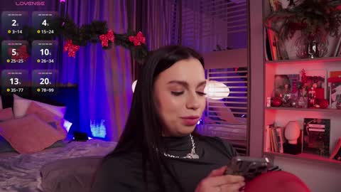 Luna  next streams Mon Fri Sat Sun 8pm-5am gmt0 online show from 12/24/24, 04:00