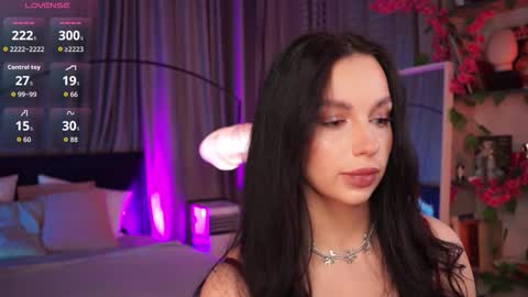 Luna  next streams Mon Fri Sat Sun 8pm-5am gmt0 online show from 09/19/25, 08:31