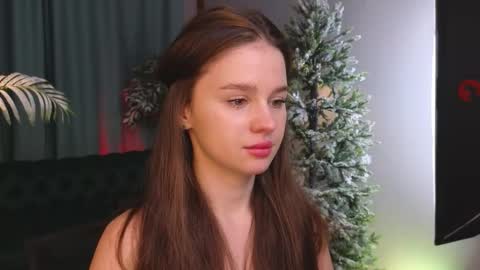 lunaolivia_ online show from 01/15/26, 12:43