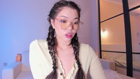 Aisha online show from 12/11/24, 11:41