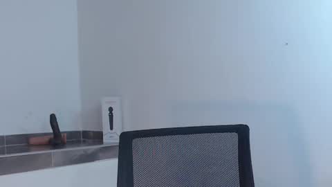 Snapshot of lunapalmer01 chatting on 12/06/24, 02:57 Julieth online show from 12/06/24, 02:57