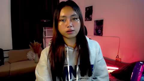 Snapshot of lunapinay chatting on 04/18/26, 07:07 Luna online show from 04/18/26, 07:07